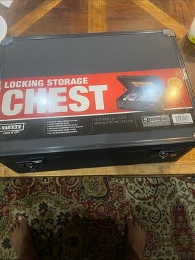 Vaultz Locking Storage Chest model VZ00458